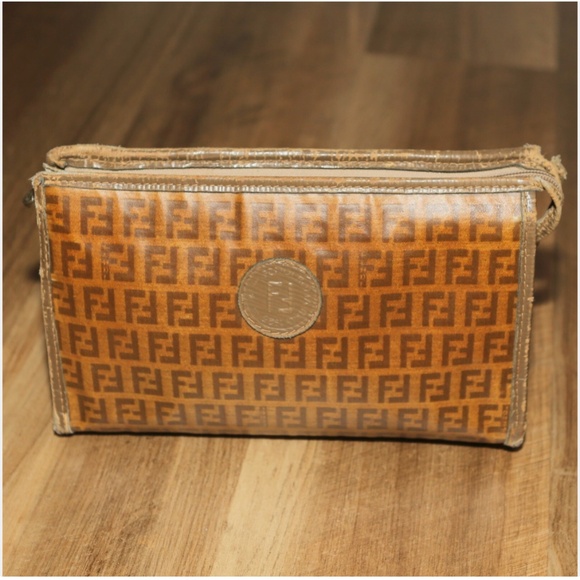FENDI Vintage FF Logo Monogram Clutch Cosmetic Toiletry Bag Makeup Zip Pouch - Picture 1 of 7